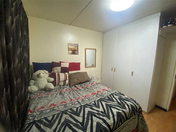 2 Bedroom Property for Sale in Maitland Western Cape